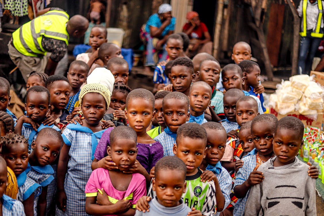 Comment aider les enfants vulnérables au Cameroun depuis le Canada en 2026
